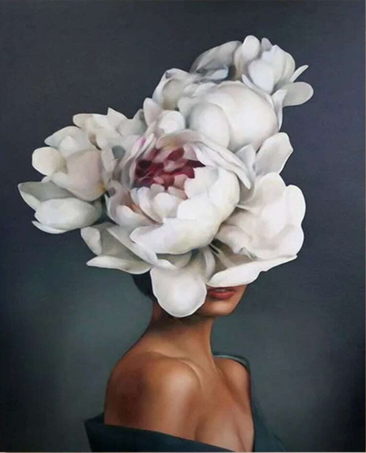 Pintura Rostro Floral con una chica cuyo rostro está cubierto de grandes flores blancas